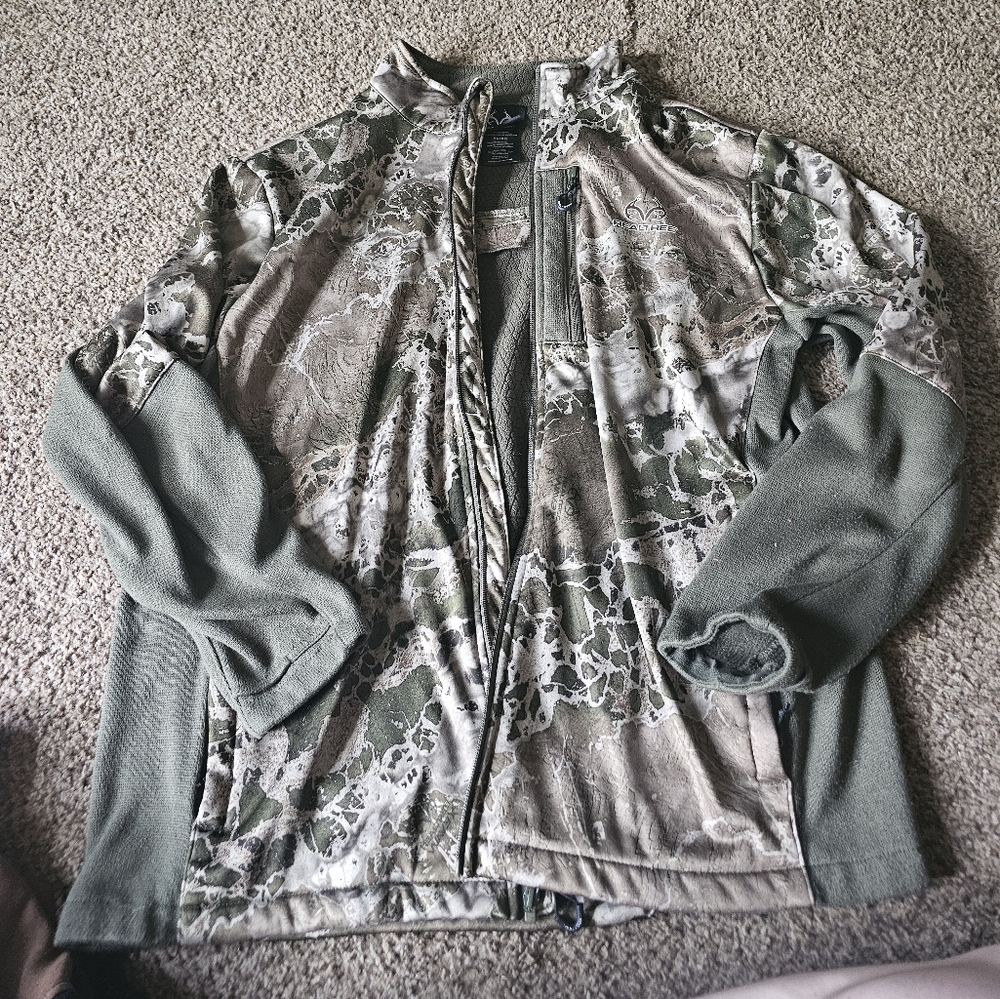 Real Tree Camouflage Zip-Up Jacket
